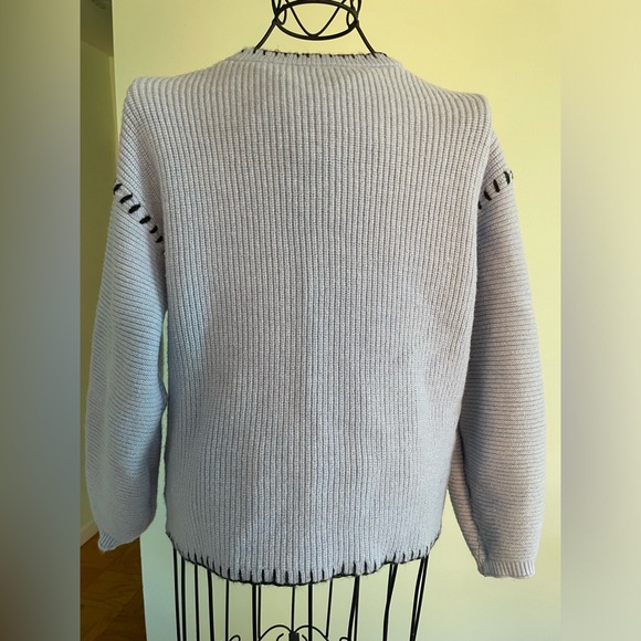 Crew neck sweater in light blue with black details - Picture 6 of 14